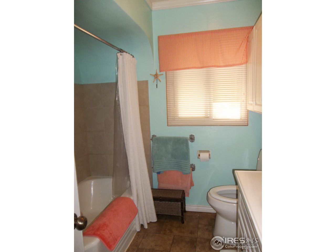 2152 10th Street Road Greeley, CO 80631 - Photo 14 of 40 Bathroom