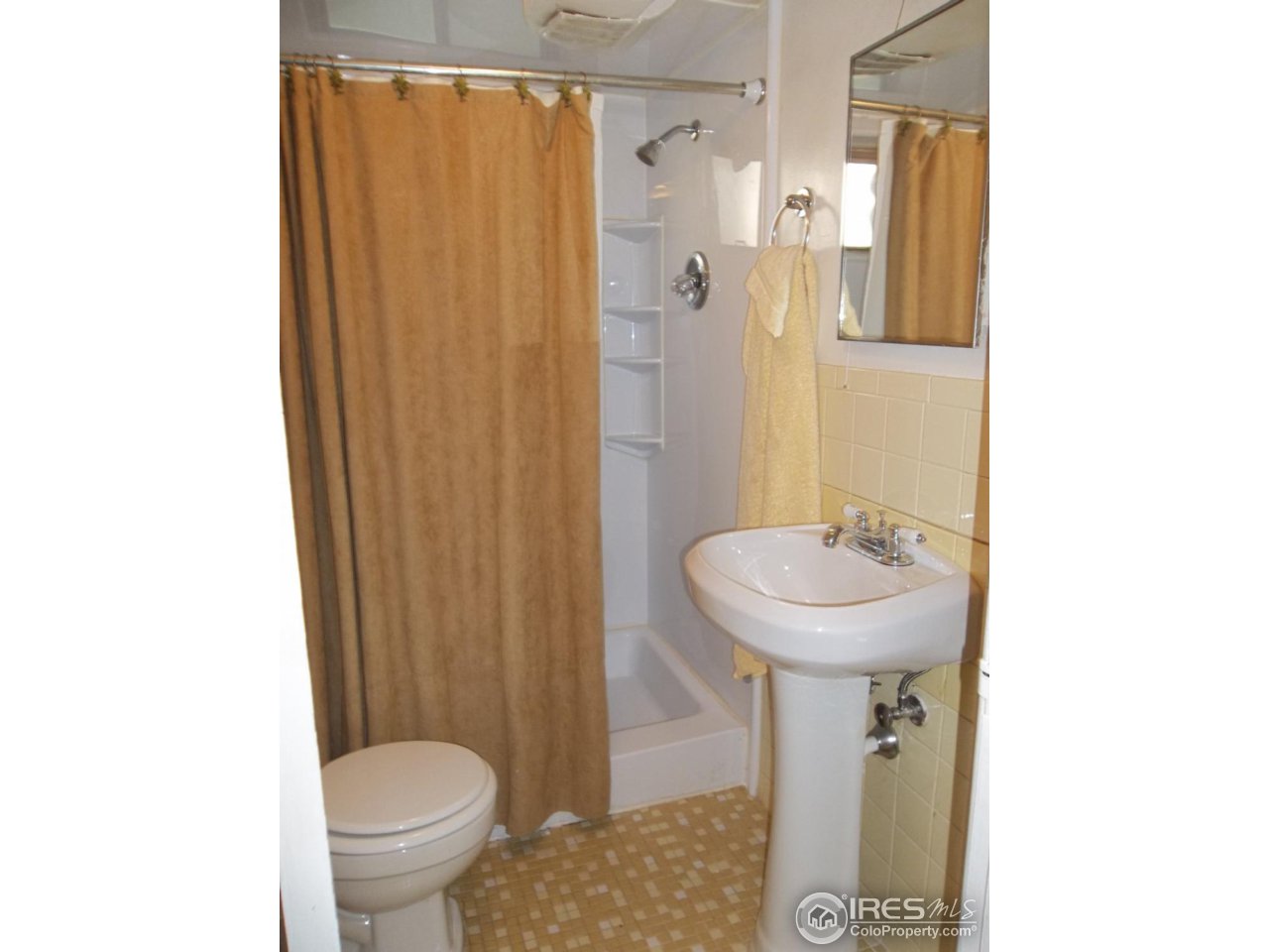 2152 10th Street Road Greeley, CO 80631 - Photo 25 of 40 Bathroom