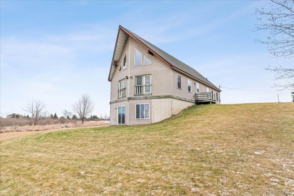 3050 Steinacker Road Howell, MI 48855 - Photo 4 of 31 Gallery Image 4