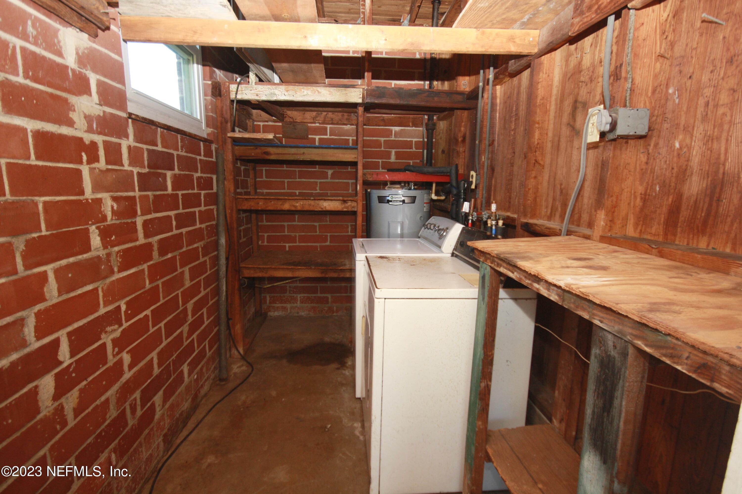 2529 Caladium Road Jacksonville, FL 32211 - Photo 18 of 19 Laundry area