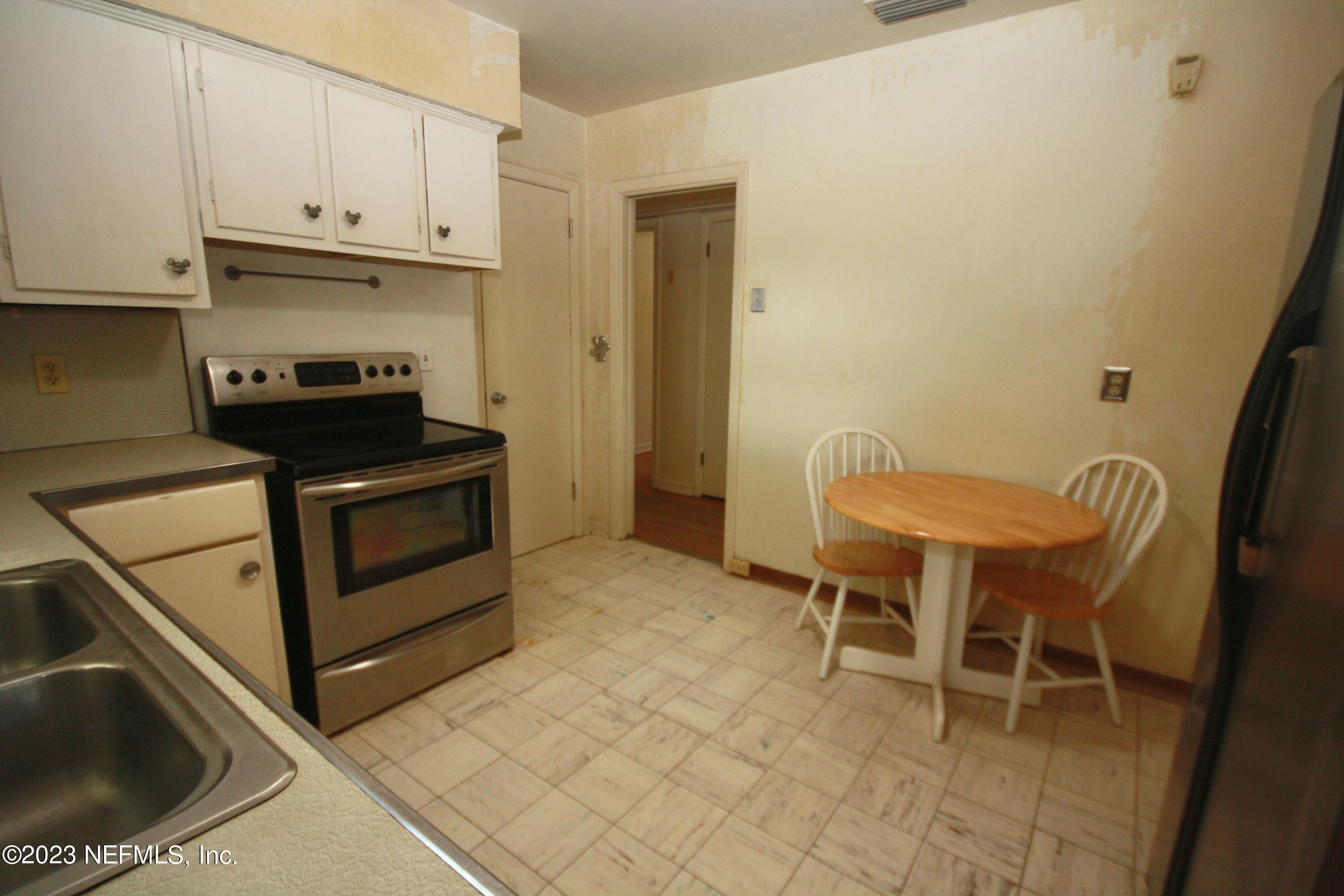 2529 Caladium Road Jacksonville, FL 32211 - Photo 5 of 19 Eat in kitchen