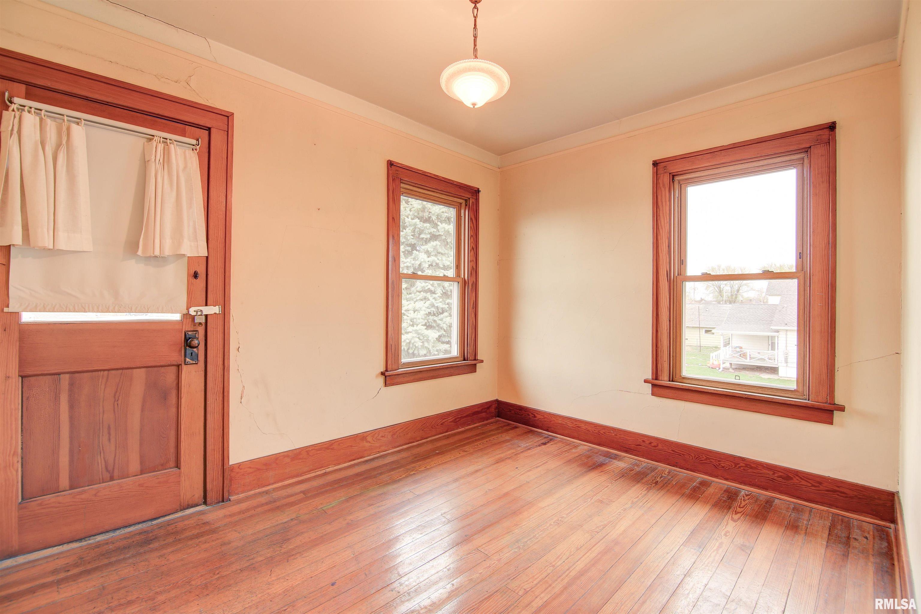 1503 Pershing Boulevard Clinton, IA 52732 - Photo 14 of 27 Gallery Image 14