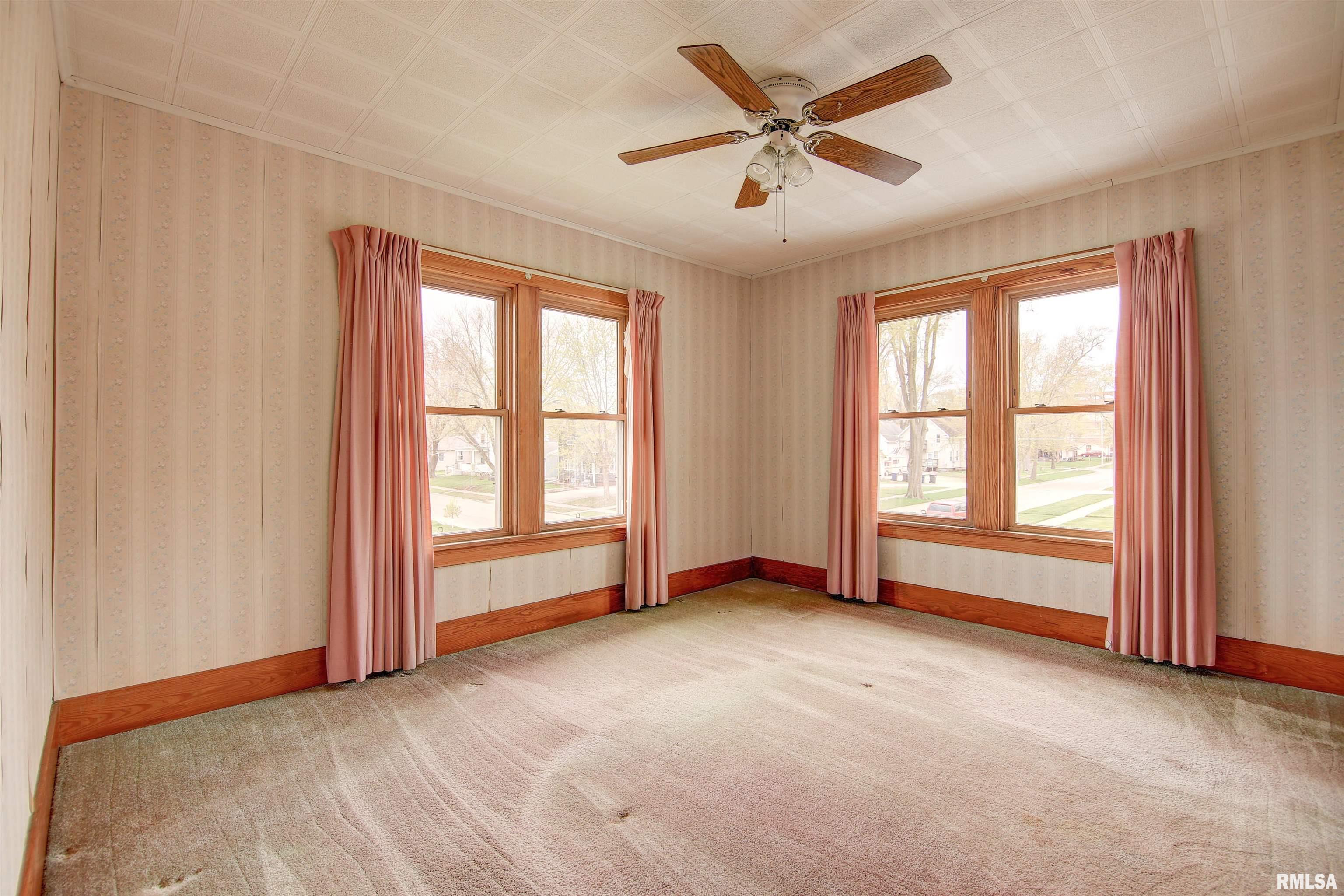 1503 Pershing Boulevard Clinton, IA 52732 - Photo 17 of 27 Gallery Image 17