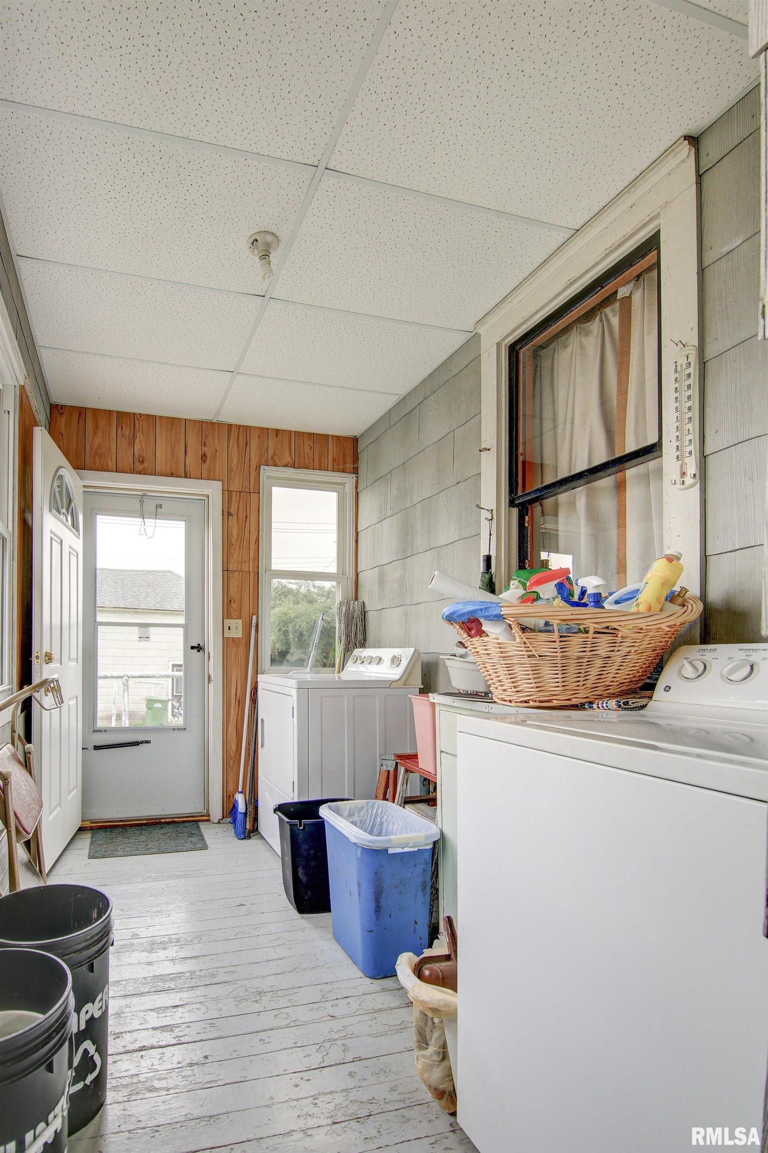 1503 Pershing Boulevard Clinton, IA 52732 - Photo 19 of 27 Gallery Image 19