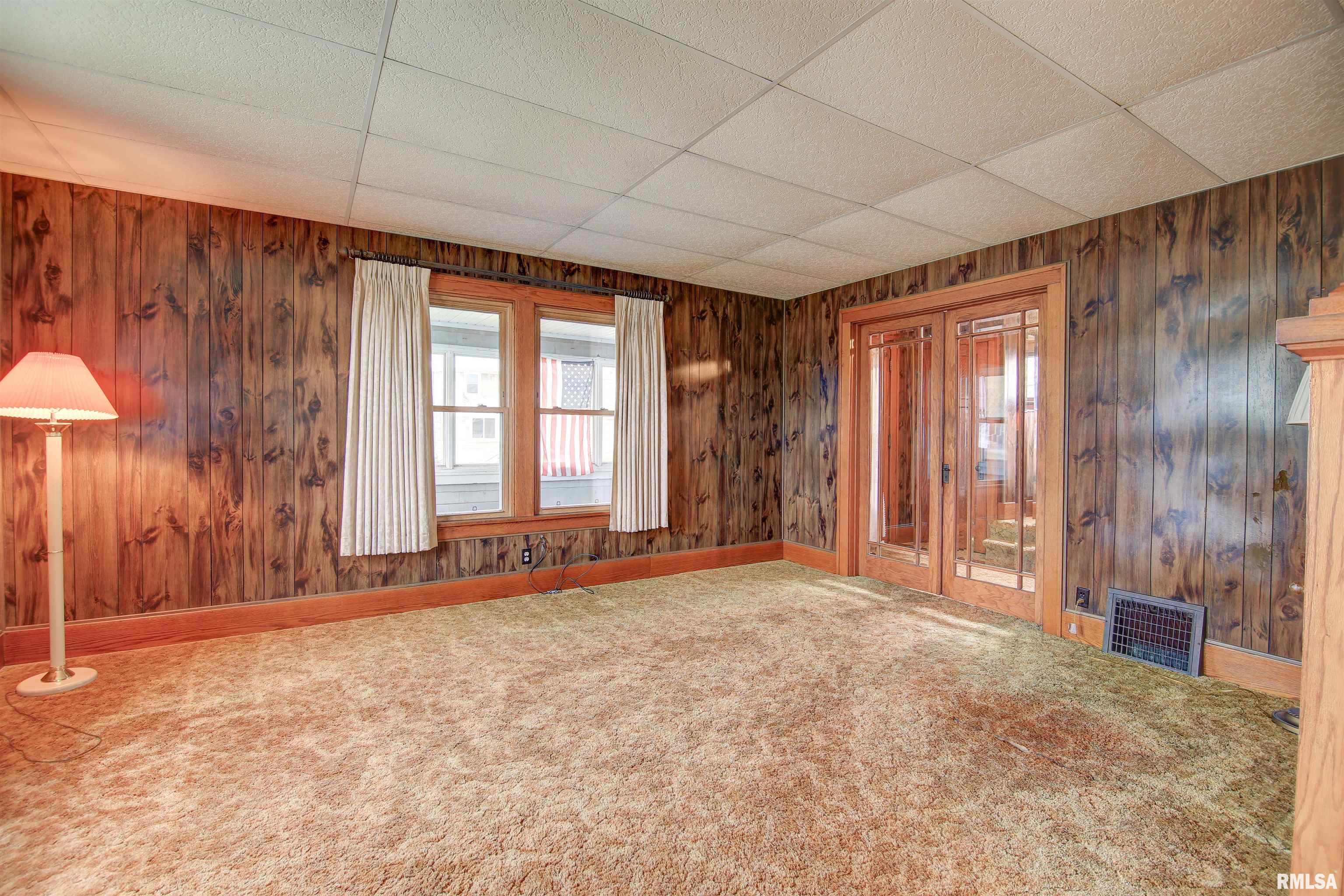 1503 Pershing Boulevard Clinton, IA 52732 - Photo 9 of 27 Gallery Image 9
