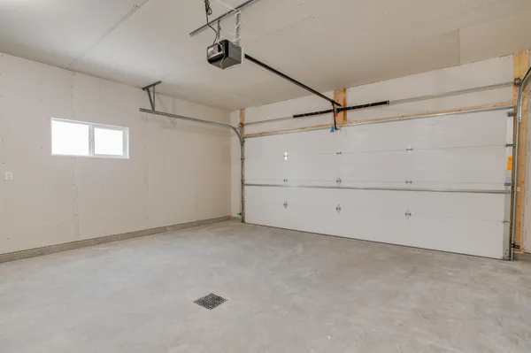 $327,200 | 2516 38th Avenue South, Moorhead, MN 56560