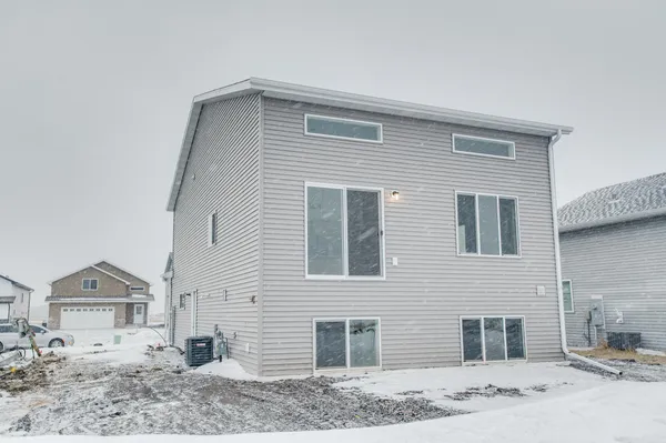 $327,200 | 2516 38th Avenue South, Moorhead, MN 56560