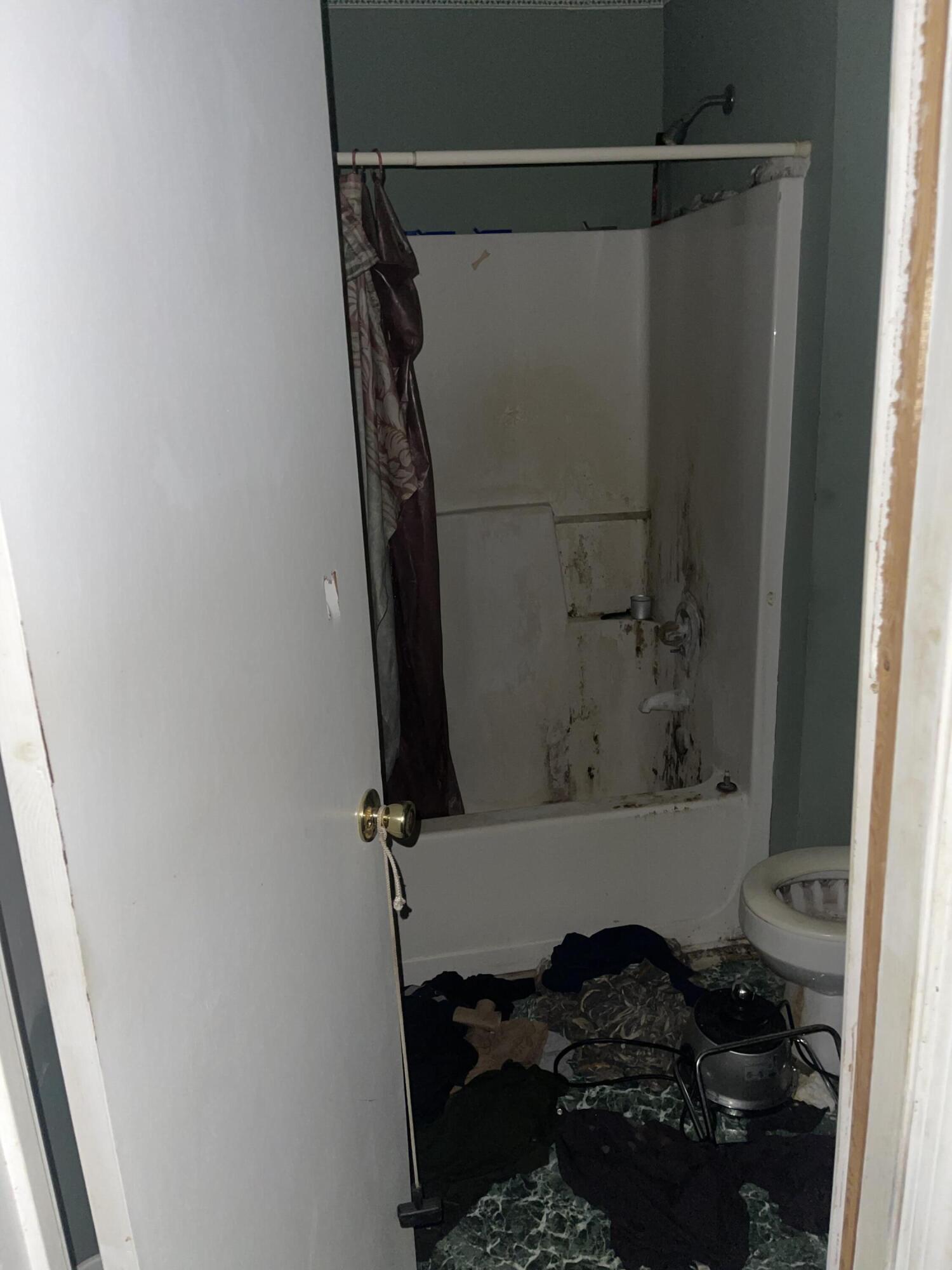 860 Chalk Bed Road Graniteville, SC 29829 - Photo 6 of 10 Bathroom #1