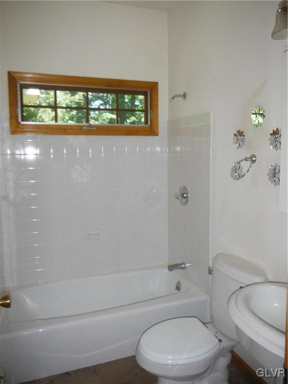 628 Sunset Road Stroudsburg, PA 18360 - Photo 23 of 36 Gallery Image 23