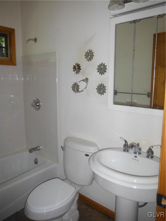 628 Sunset Road Stroudsburg, PA 18360 - Photo 24 of 36 Gallery Image 24