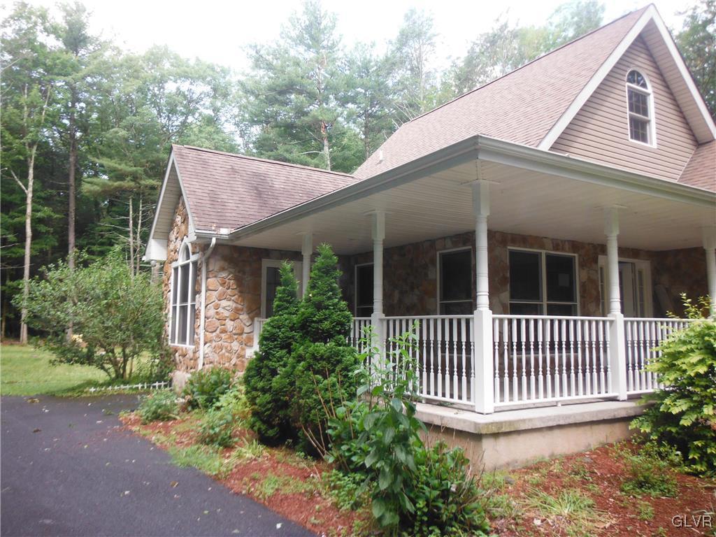 628 Sunset Road Stroudsburg, PA 18360 - Photo 3 of 36 Gallery Image 3