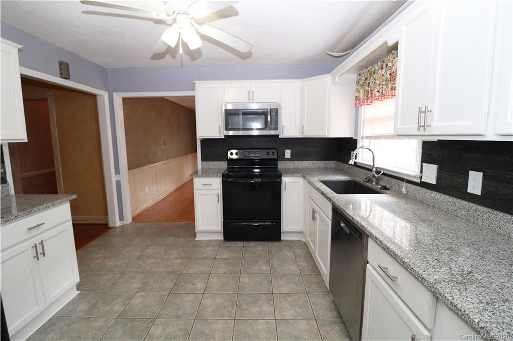 517 Holiday Road Gastonia, NC 28054 - Photo 11 of 38 Gallery Image 11
