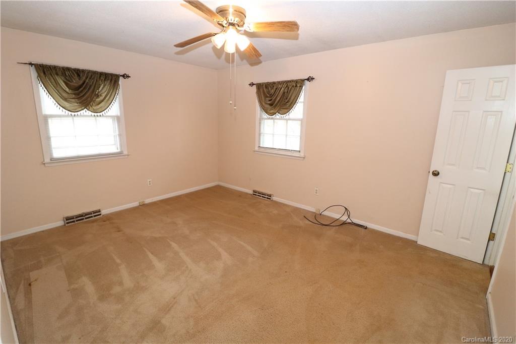 517 Holiday Road Gastonia, NC 28054 - Photo 16 of 38 Gallery Image 16