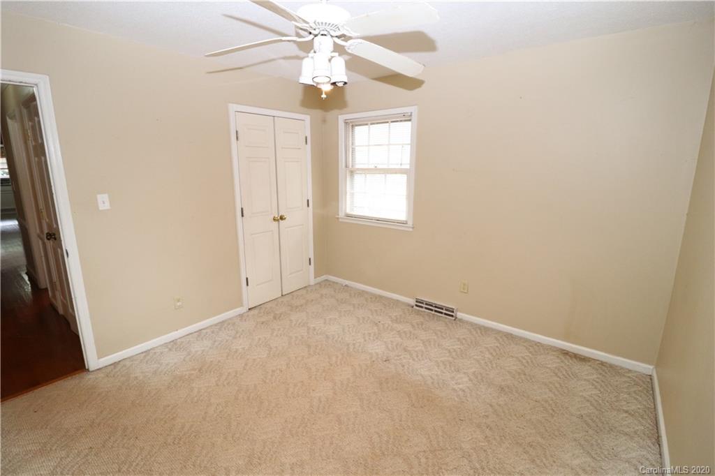 517 Holiday Road Gastonia, NC 28054 - Photo 20 of 38 Gallery Image 20