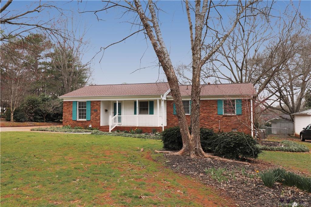 517 Holiday Road Gastonia, NC 28054 - Photo 3 of 38 Gallery Image 3