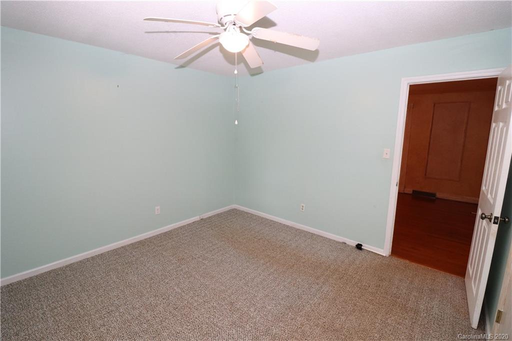517 Holiday Road Gastonia, NC 28054 - Photo 25 of 38 Gallery Image 25