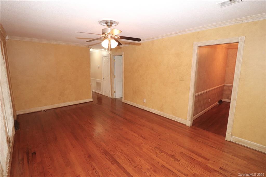 517 Holiday Road Gastonia, NC 28054 - Photo 5 of 38 Gallery Image 5