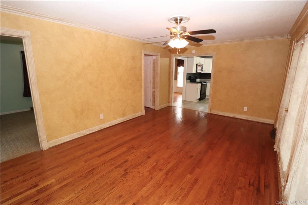 517 Holiday Road Gastonia, NC 28054 - Photo 6 of 38 Gallery Image 6