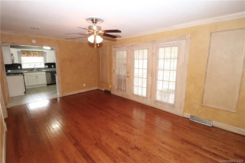 517 Holiday Road Gastonia, NC 28054 - Photo 7 of 38 Gallery Image 7