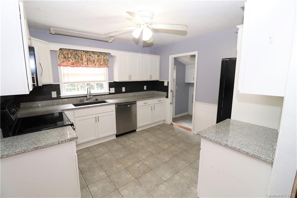517 Holiday Road Gastonia, NC 28054 - Photo 8 of 38 Gallery Image 8