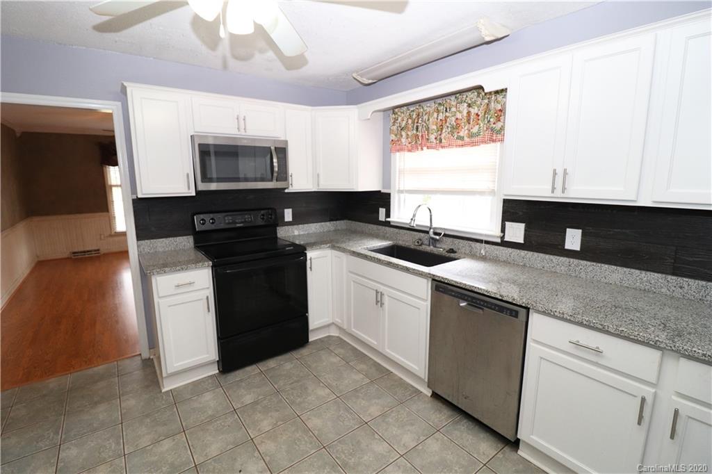 517 Holiday Road Gastonia, NC 28054 - Photo 10 of 38 Gallery Image 10