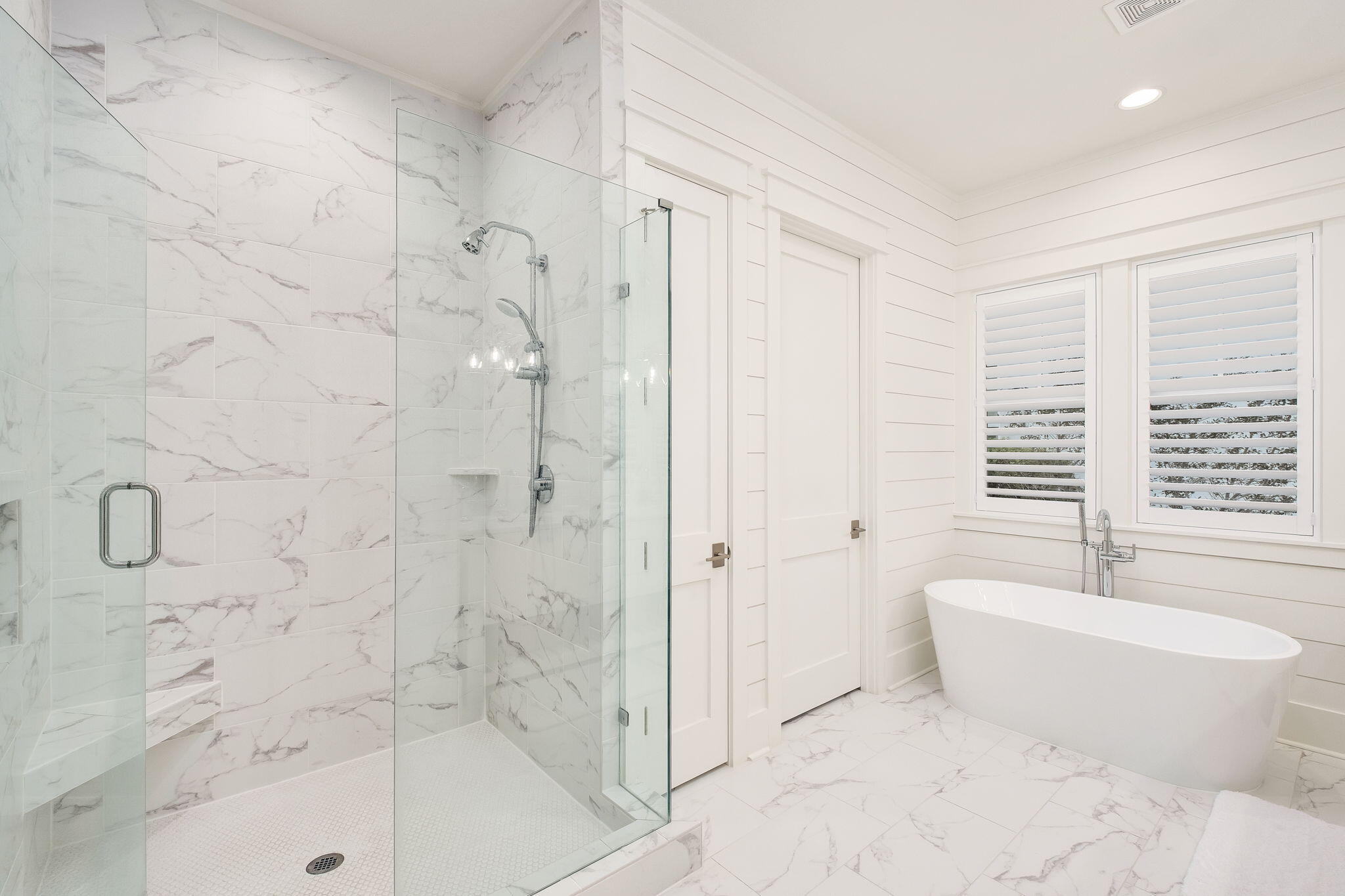 133 Heartwood St Inlet Beach Inlet Beach, FL 32461 - Photo 13 of 20 Image #13 | Spa-style bathroo