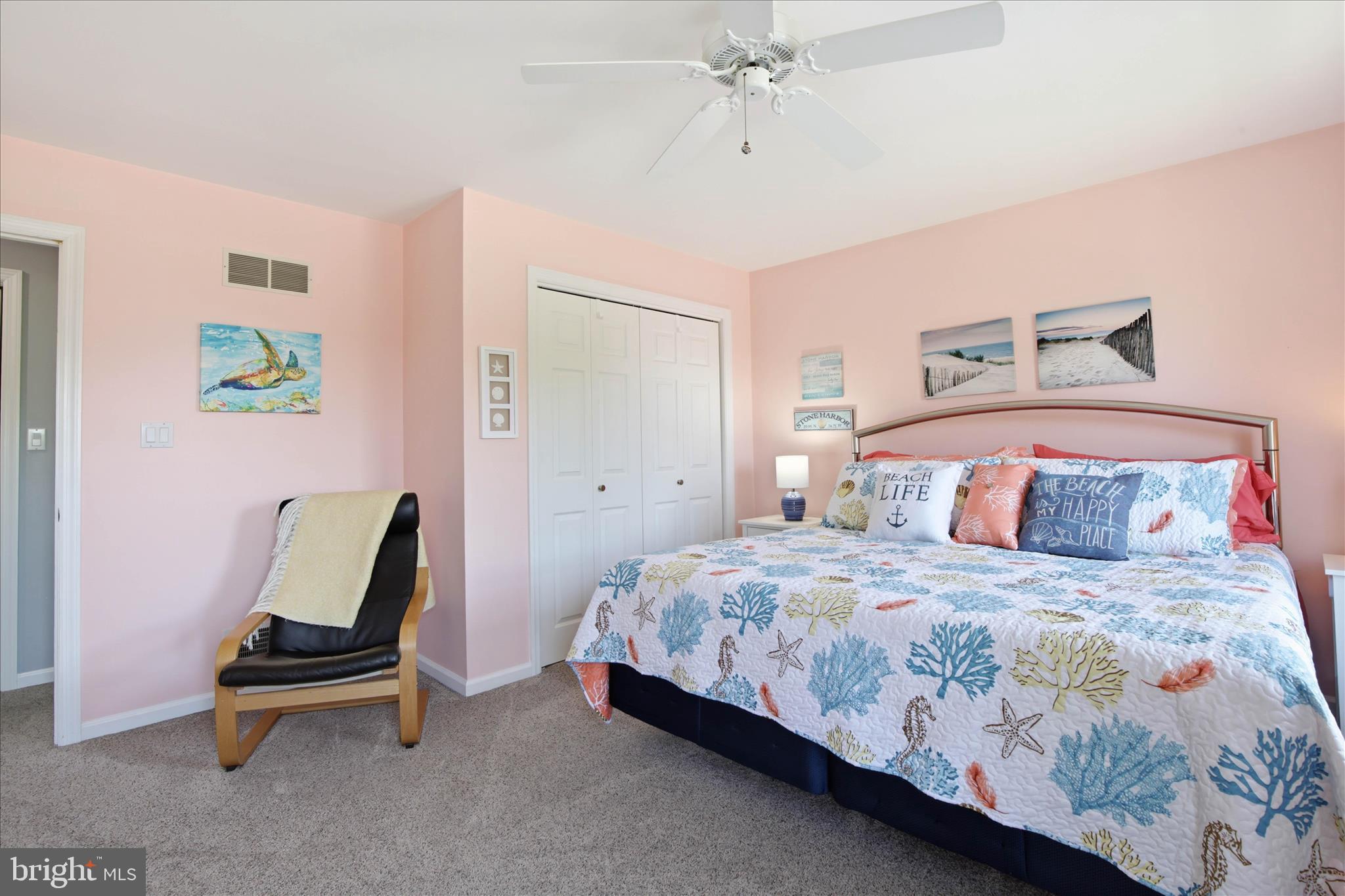 725 Oxford Road Lancaster, PA 17601 - Photo 25 of 46 a bedroom with a bed and a chair