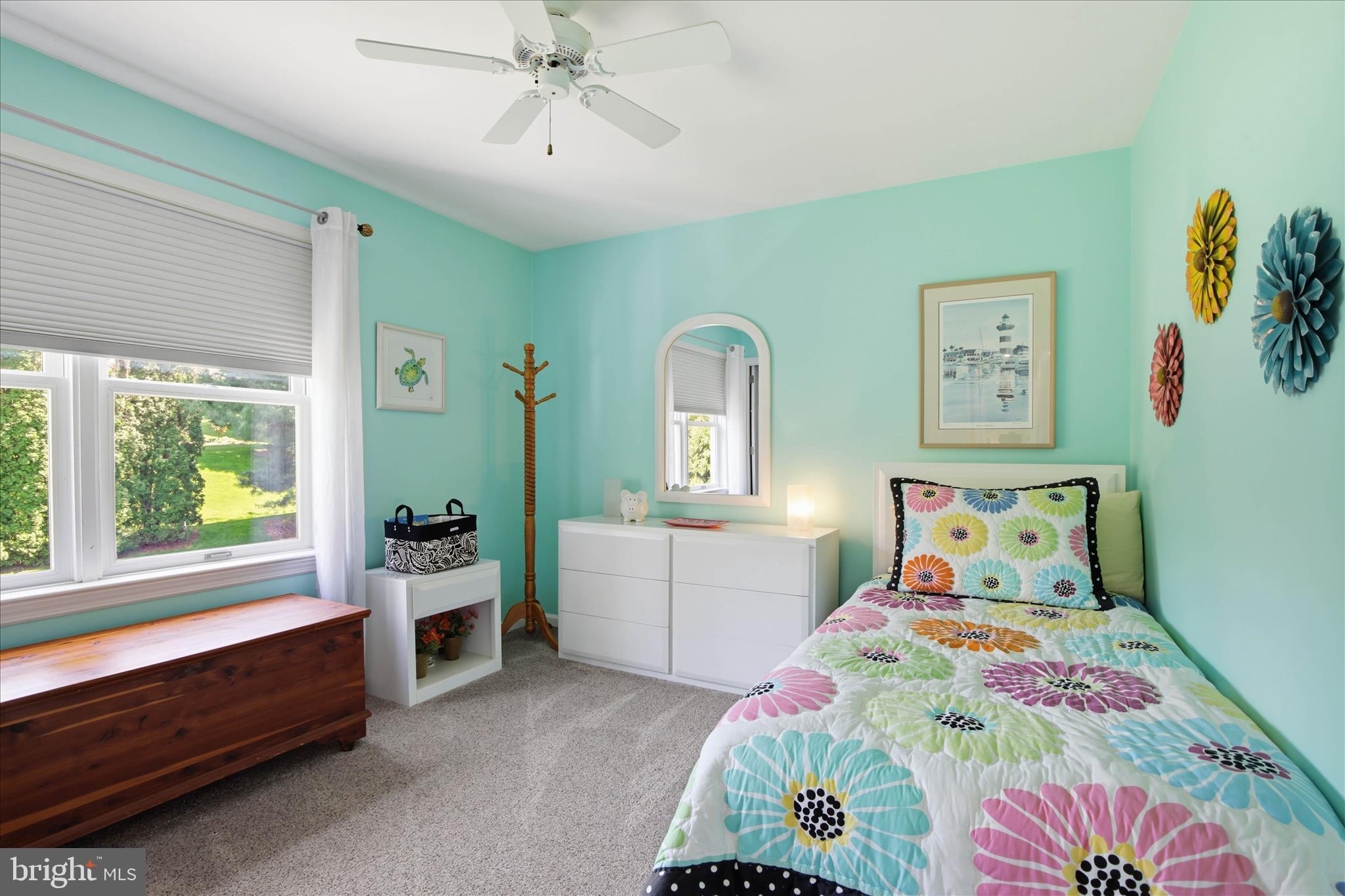 725 Oxford Road Lancaster, PA 17601 - Photo 27 of 46 a bedroom with a bed and a window