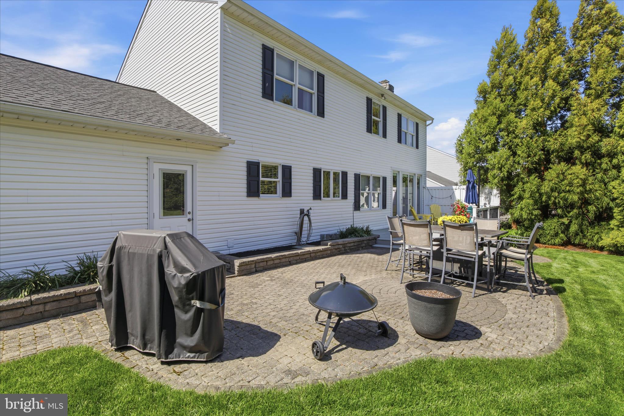 725 Oxford Road Lancaster, PA 17601 - Photo 41 of 46 a view of a house with backyard and sitting area