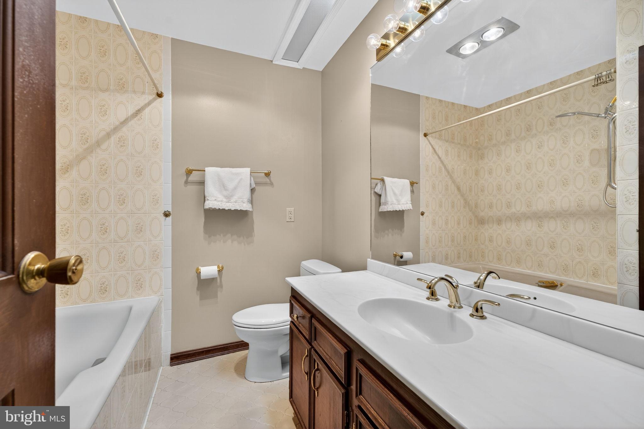 107 Roszel Road Winchester, VA 22601 - Photo 49 of 87 Upper Level, Full Bath