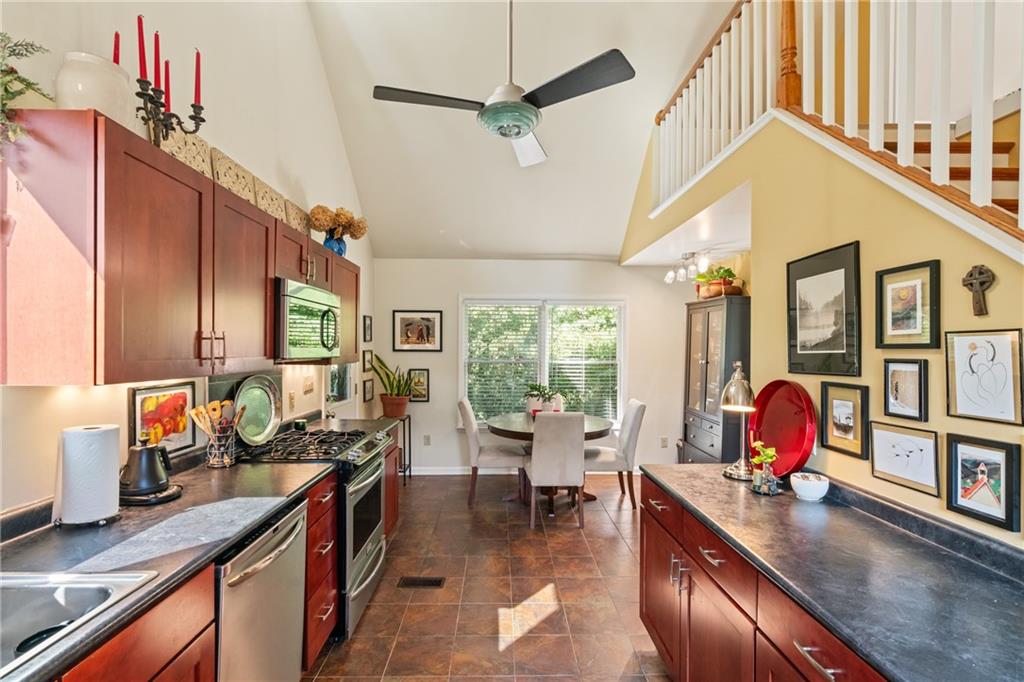 403 Filmore Road Pittsburgh, PA 15221 - Photo 16 of 35 Comfortable eat-in kitchen.