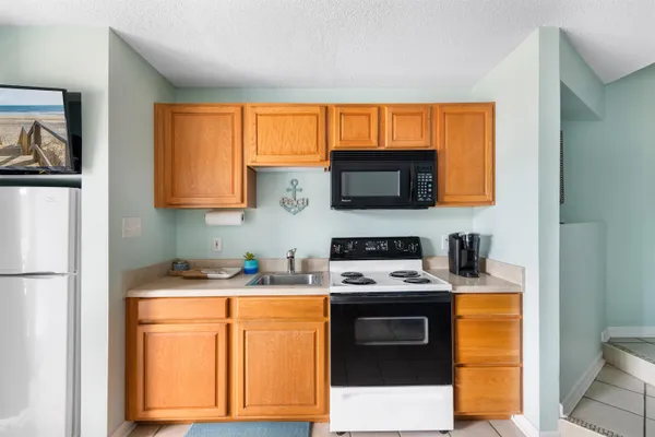 $199,000 | 627 North Waccamaw Drive, Unit 105B, Murrells Inlet, SC 29576