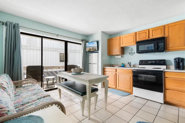 $199,000 | 627 North Waccamaw Drive, Unit 105B, Murrells Inlet, SC 29576