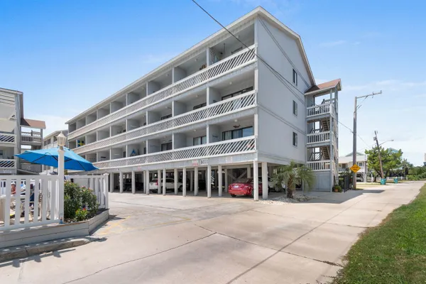 $199,000 | 627 North Waccamaw Drive, Unit 105B, Murrells Inlet, SC 29576