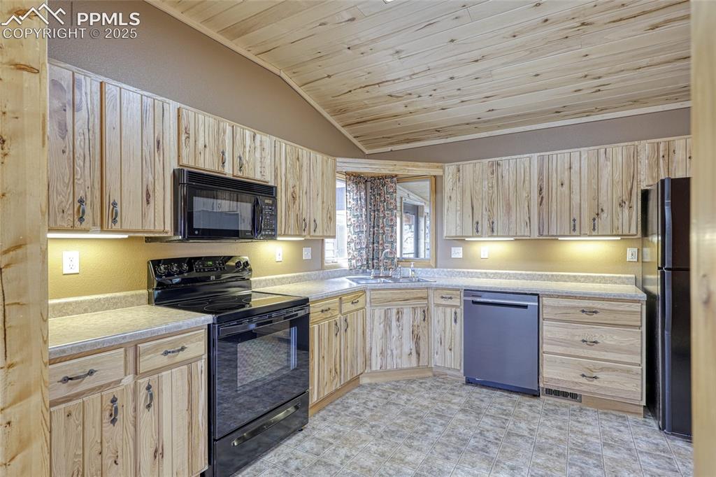 62 Cheyenne Road Florissant, CO 80816 - Photo 10 of 50