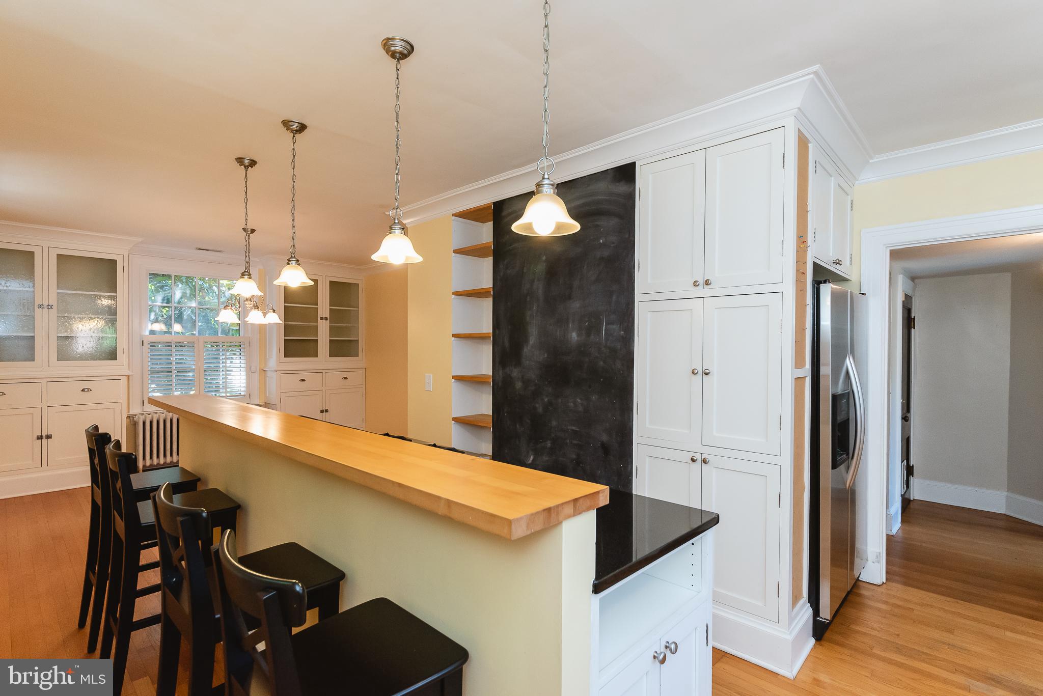 3806 Juniper Road Baltimore, MD 21218 - Photo 15 of 66 Kitchen peninsula provides added dining space.