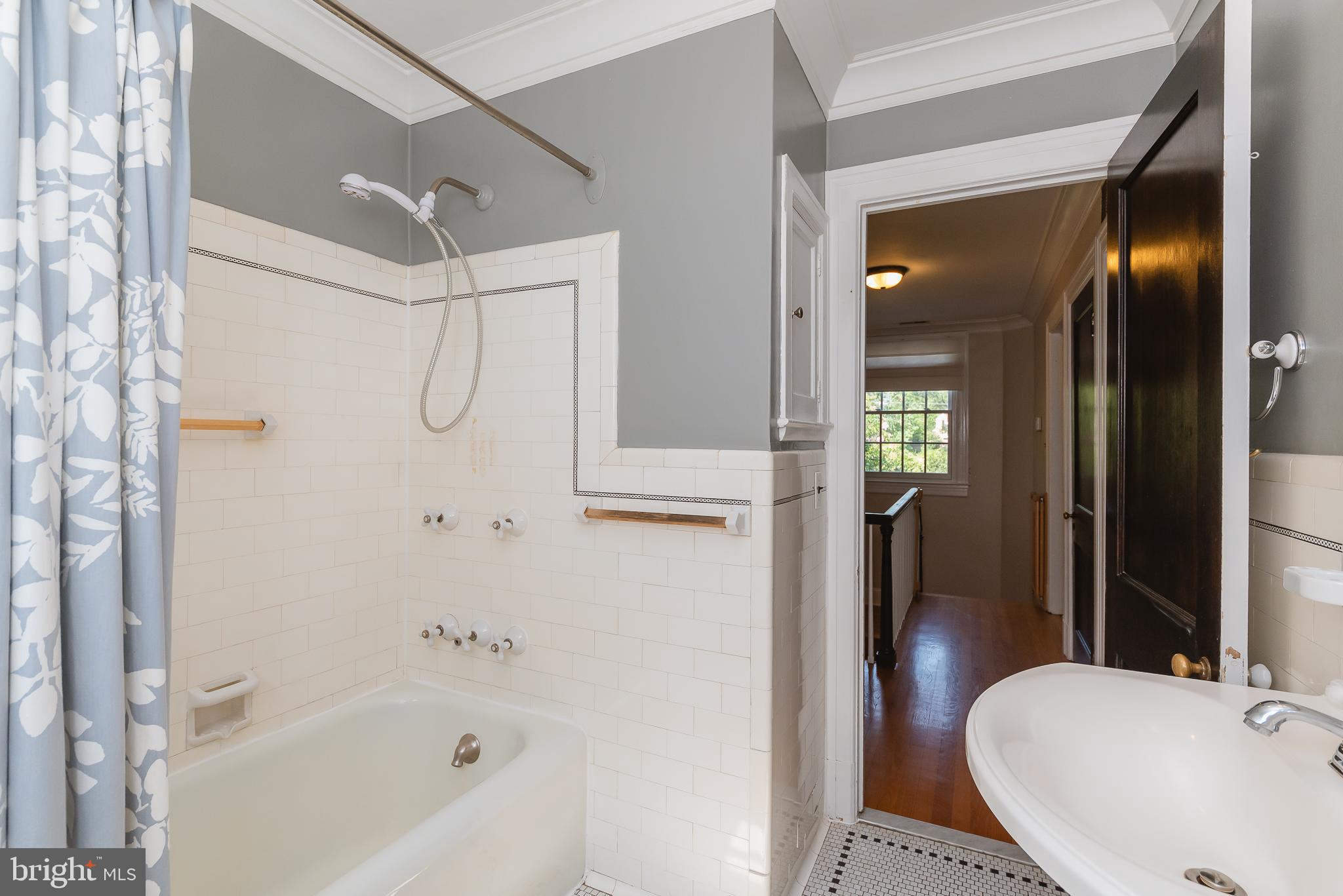 3806 Juniper Road Baltimore, MD 21218 - Photo 38 of 66 Upper level I hall bath.
