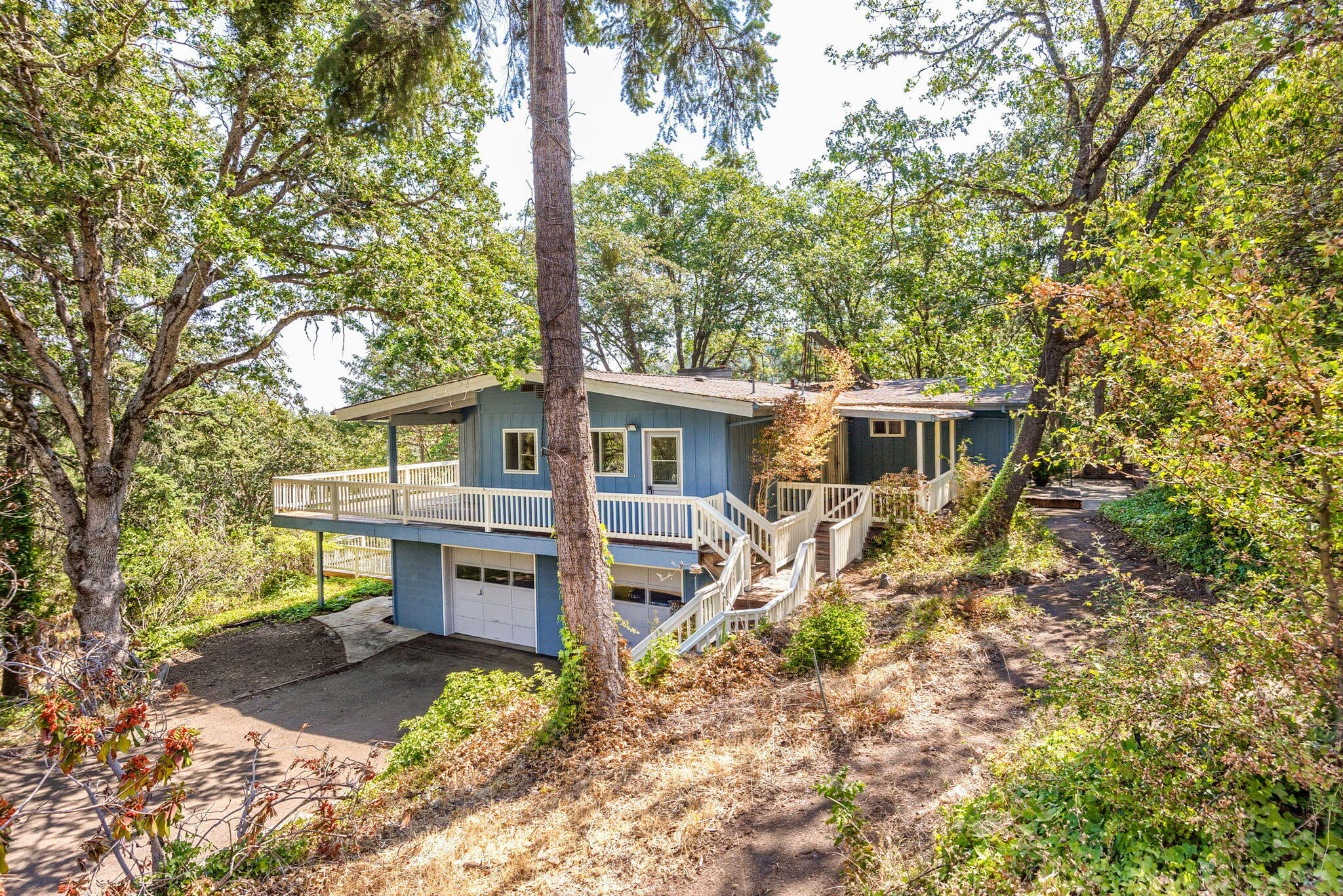 975 Applegate Street Jacksonville, OR 97530 - Photo 44 of 46 45-Frontal