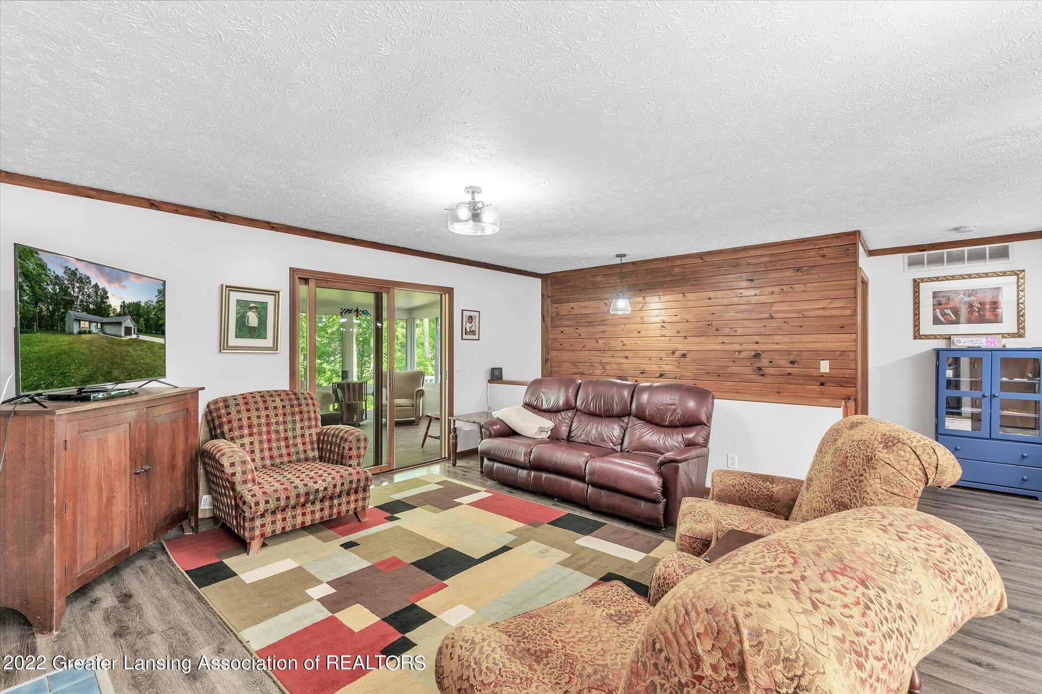 7828 Linton Road St. Johns, MI 48879 - Photo 12 of 60 13-7828-Linton-Rd-St-WindowStill-Real-Es