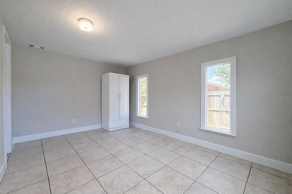 7018 54th Avenue North St. Petersburg, FL 33709 - Photo 13 of 19