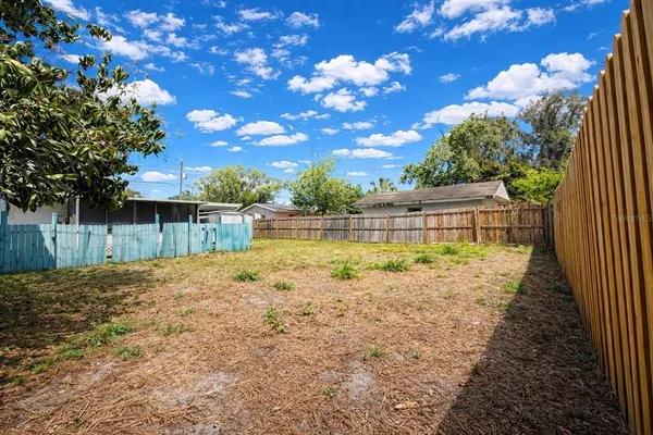 $2,750 | 7018 54th Avenue North, St. Petersburg, FL 33709