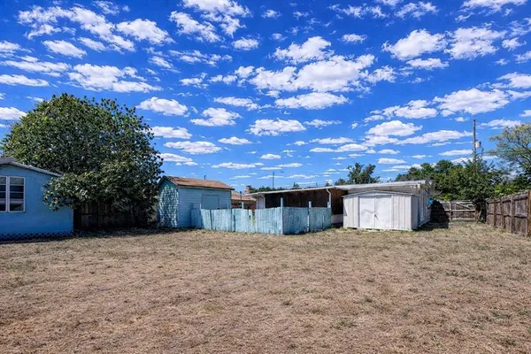 $2,750 | 7018 54th Avenue North, St. Petersburg, FL 33709