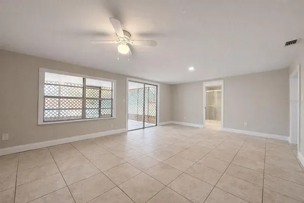 $2,750 | 7018 54th Avenue North, St. Petersburg, FL 33709