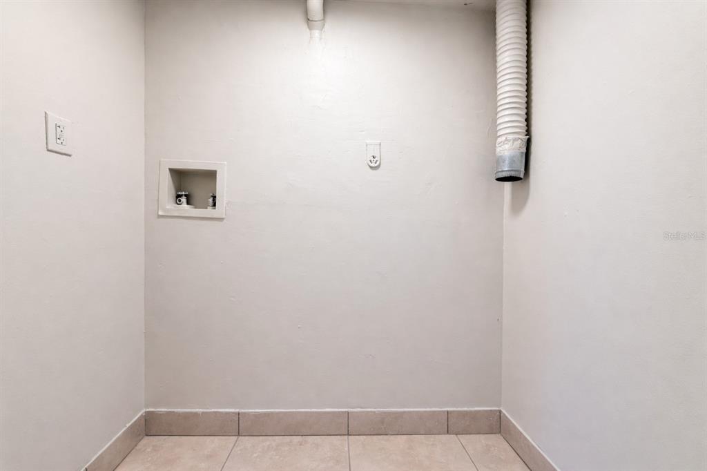 7018 54th Avenue North St. Petersburg, FL 33709 - Photo 7 of 19