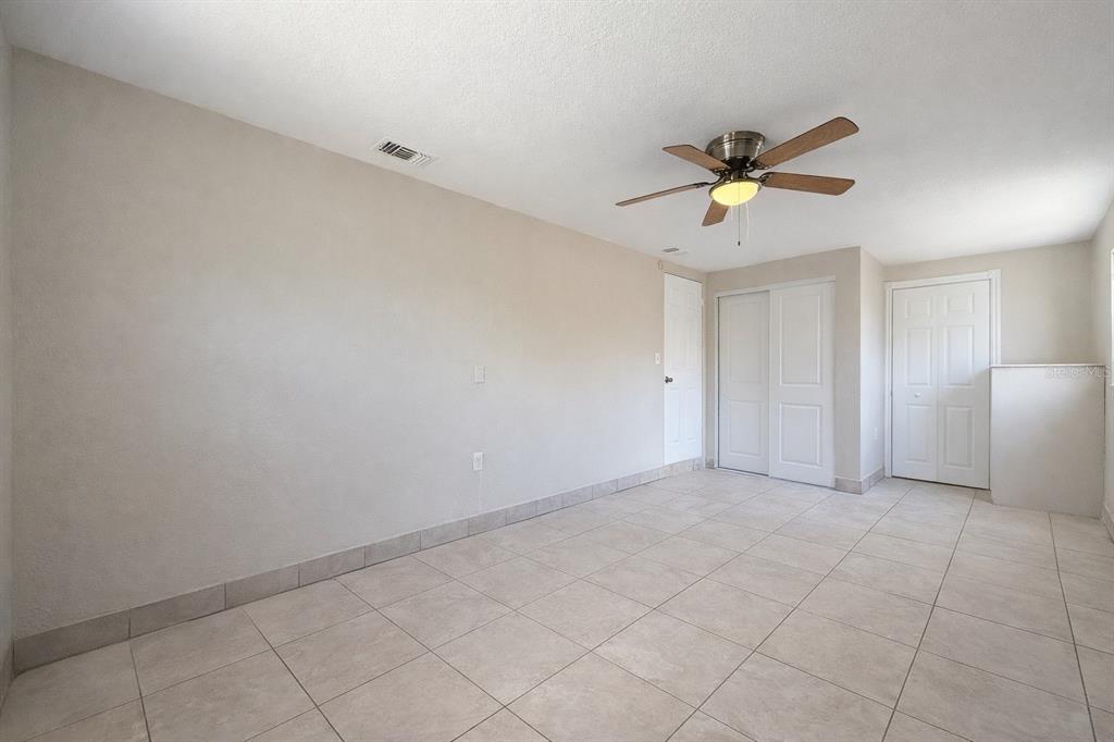 7018 54th Avenue North St. Petersburg, FL 33709 - Photo 8 of 19