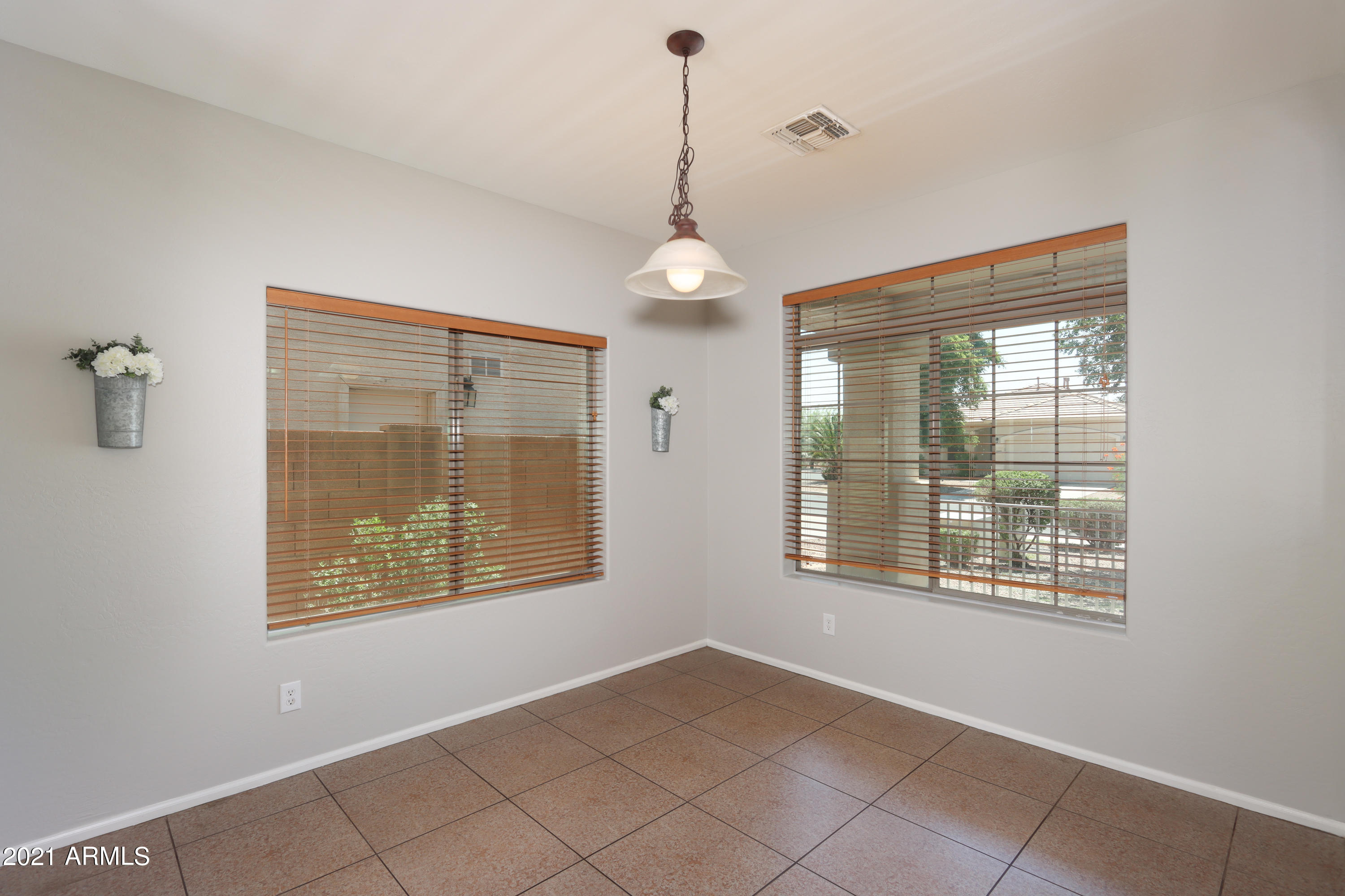 44768 West Sandhill Road Maricopa, AZ 85139 - Photo 9 of 32 08