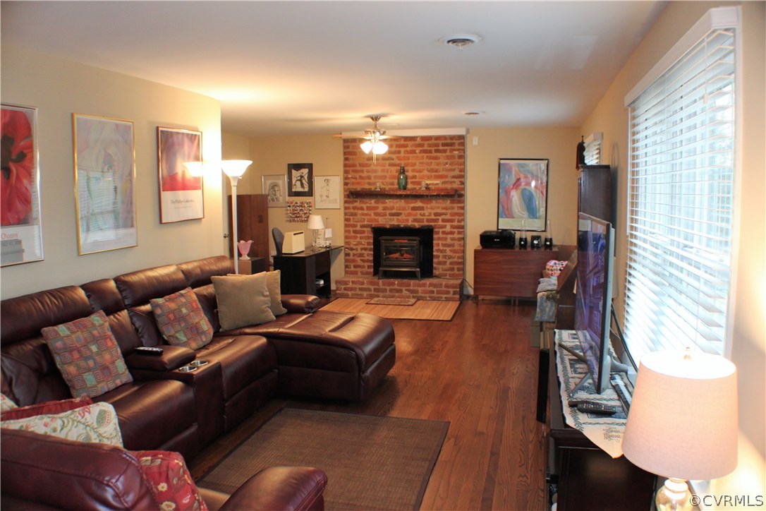 9631 Morley Road Midlothian, VA 23112 - Photo 4 of 42