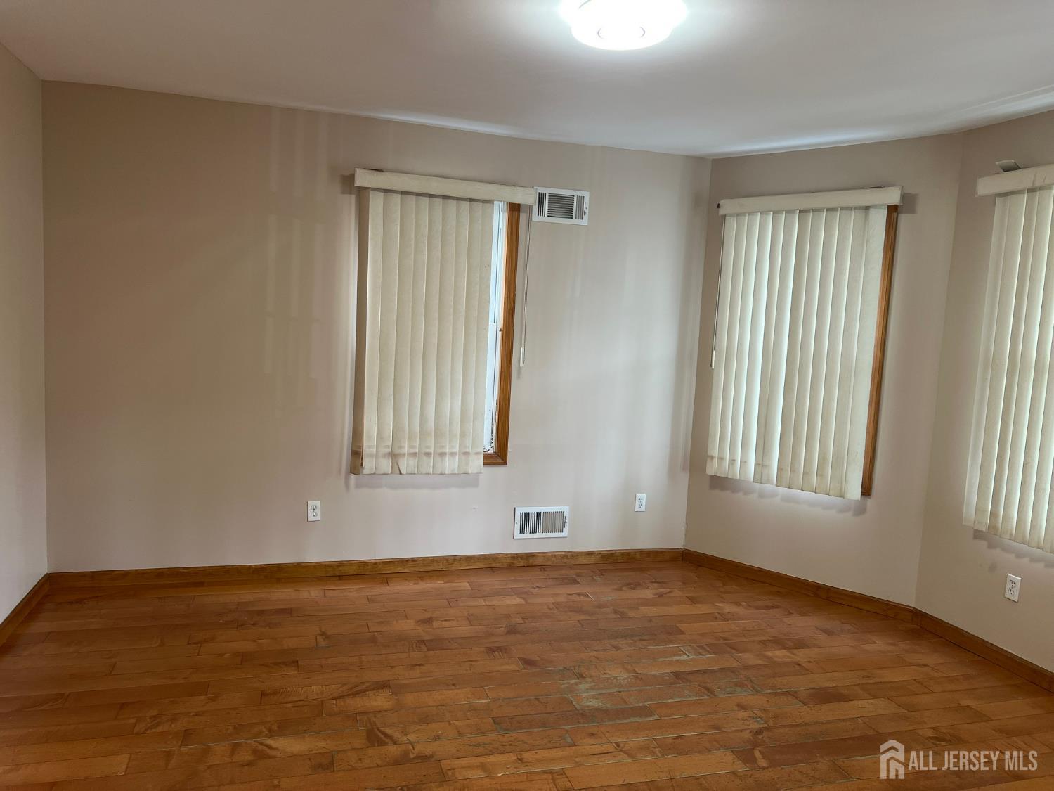 399 Park Avenue Perth Amboy, NJ 08861 - Photo 9 of 12