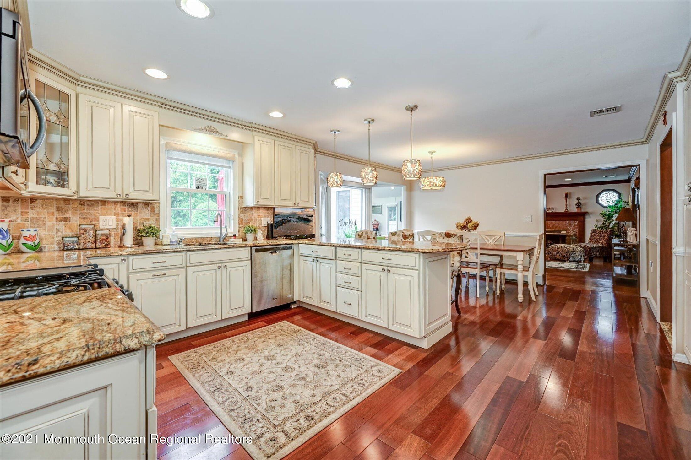 10 Shilling Road Manalapan, NJ 07726 - Photo 14 of 34 KITCHEN