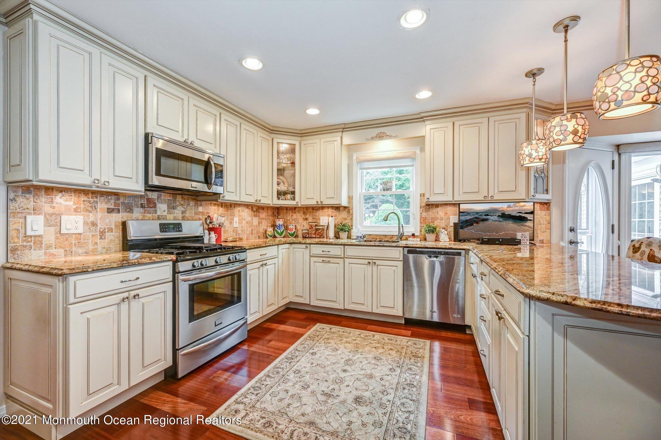 10 Shilling Road Manalapan, NJ 07726 - Photo 15 of 34 KITCHEN